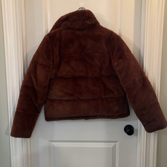Abercrombie Faux Fur Mini Puffer Jacket Size large - Picture 6 of 8